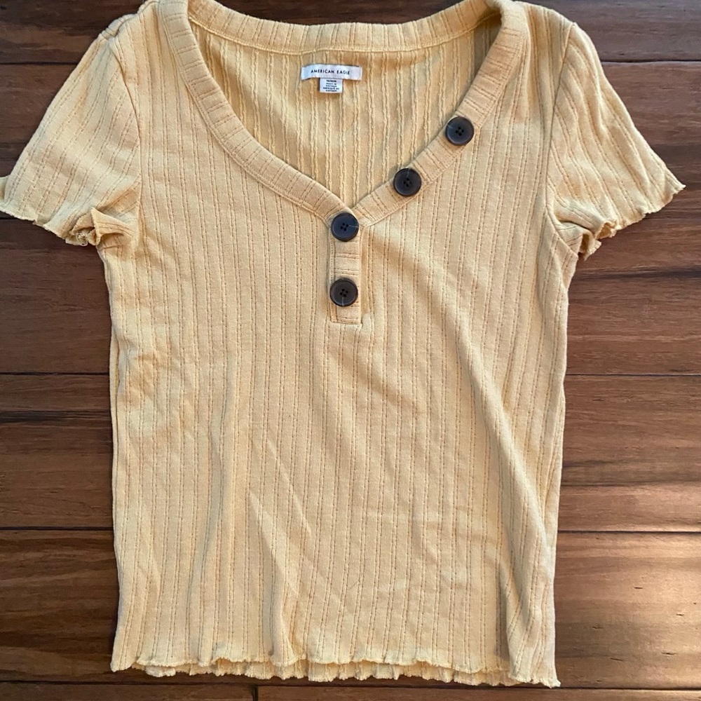 American Eagle mustard top